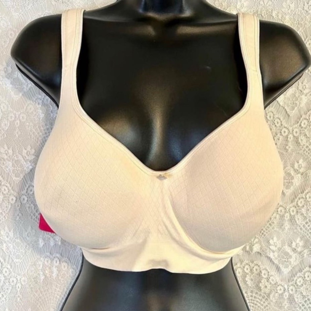 NWT Breezies Women’s Champagne Ivory Underwire Comfort Strap Bra 42DDD